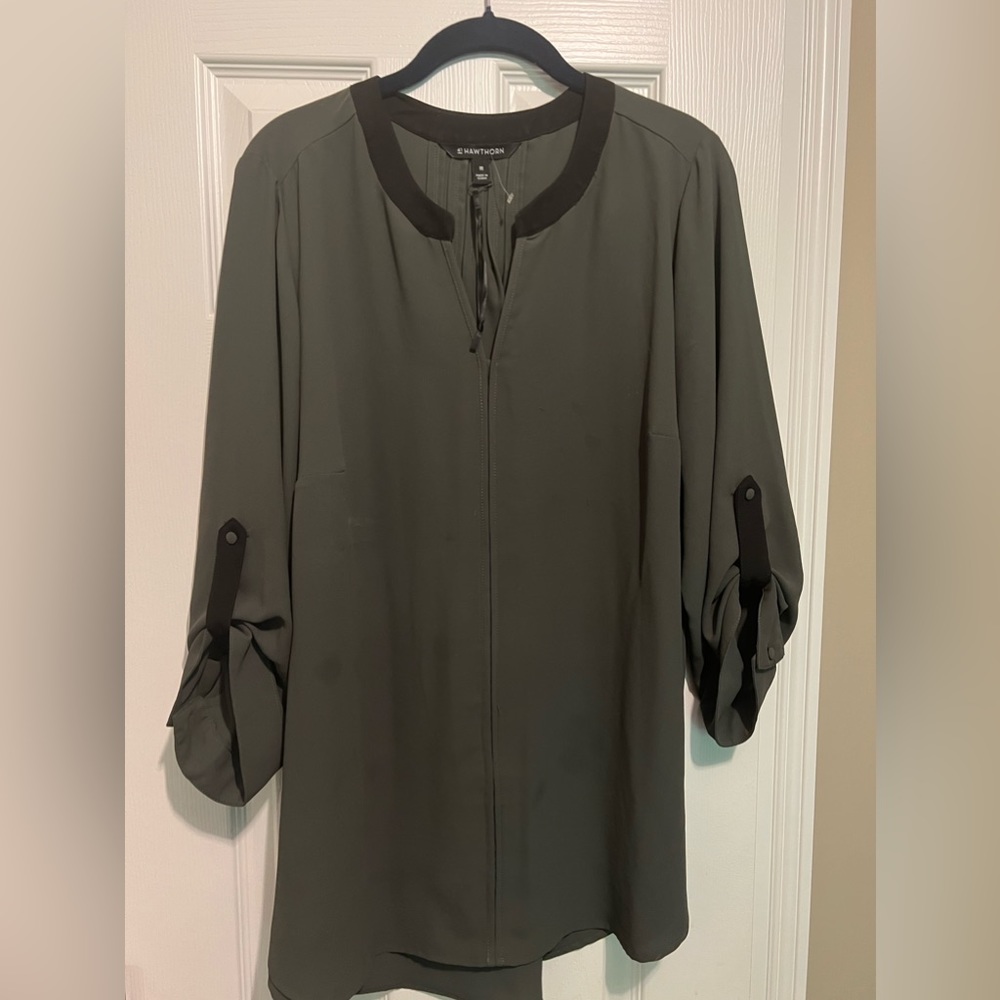 PRICE DROP! 41Hawthorn Ladies Olive Green Top with Black Trim- Size 2X